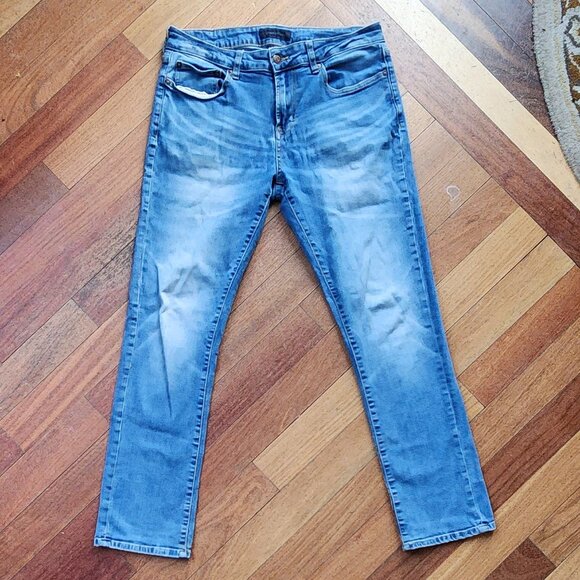 Aeropostale Light Wash Slim Straight Jeans Size 31/30 - Picture 4 of 16